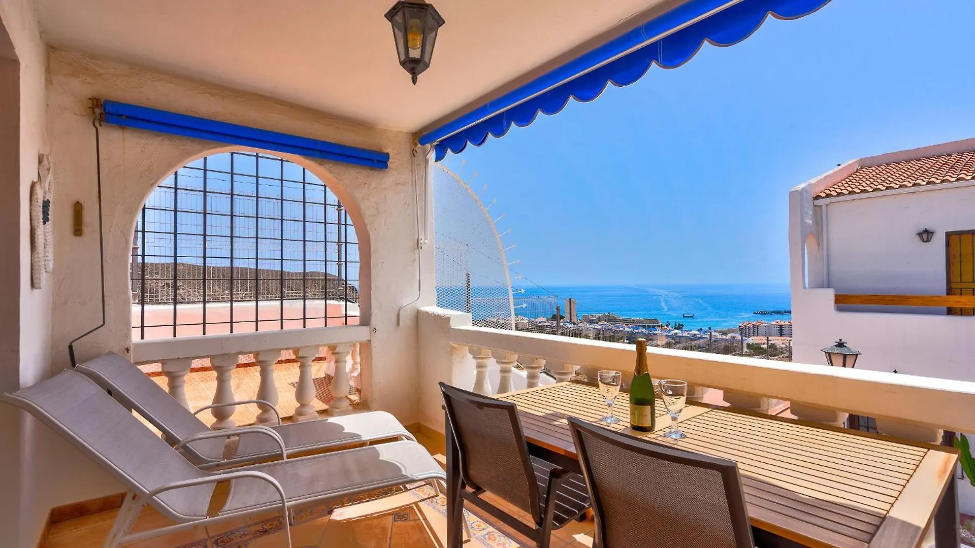 Port Royal Ocean View Apartment In Los Cristianos